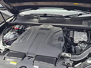 Used 2025 Volkswagen Touareg Black Edition Grey - Interior and Exterior details 20
