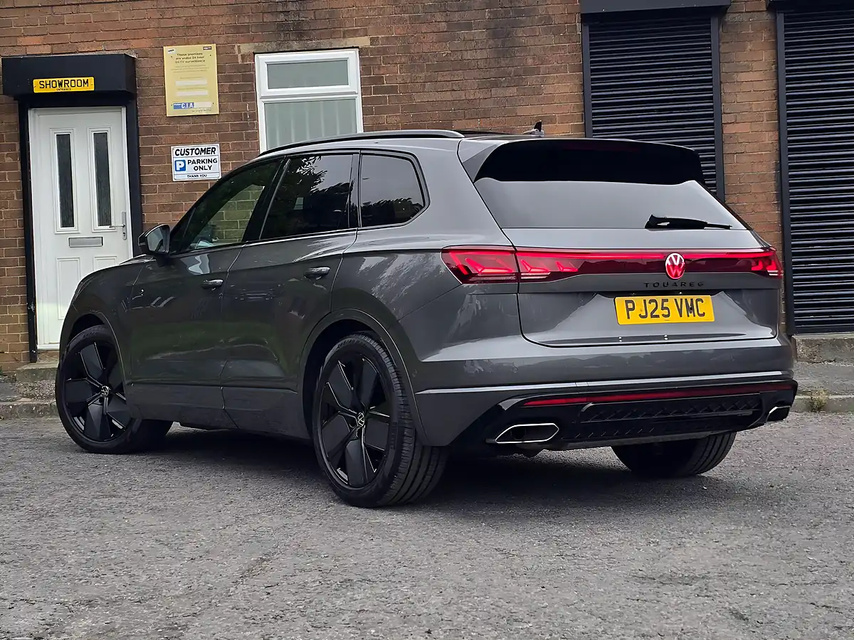 Used 2025 Volkswagen Touareg Black Edition Grey - Interior and Exterior details 3