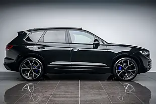 Used 2025 Volkswagen Touareg R Black - Interior and Exterior details 10
