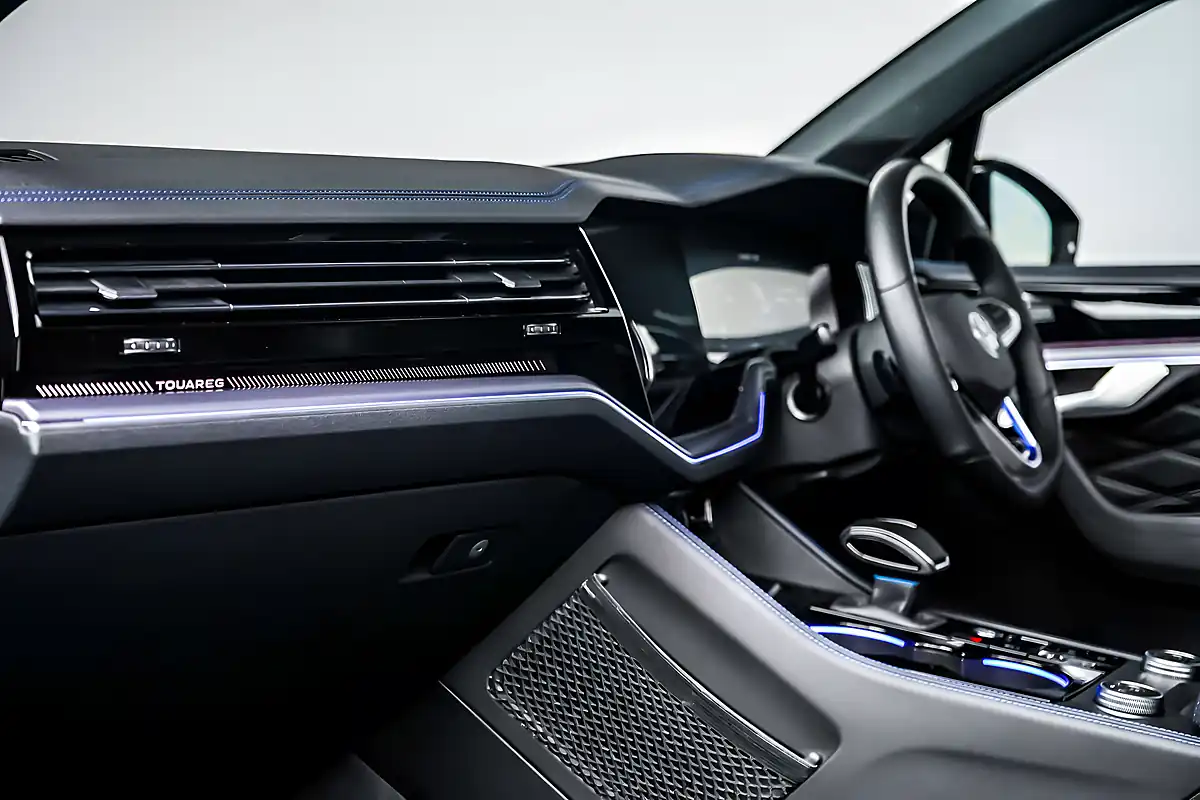 Used 2025 Volkswagen Touareg R Black - Interior and Exterior details 16
