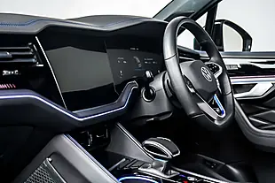 Used 2025 Volkswagen Touareg R Black - Interior and Exterior details 17