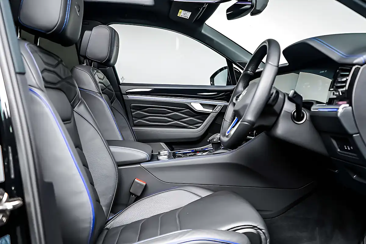 Used 2025 Volkswagen Touareg R Black - Interior and Exterior details 5