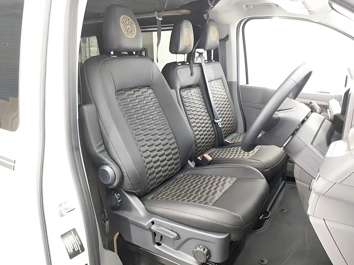 Used 2025 Volkswagen Transporter Commerce Plus White - Interior and Exterior details 17