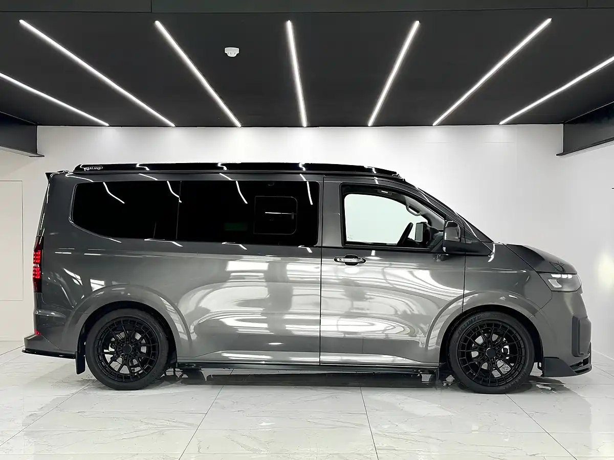 Used 2025 Volkswagen Transporter Commerce Pro Grey - Interior and Exterior details 4