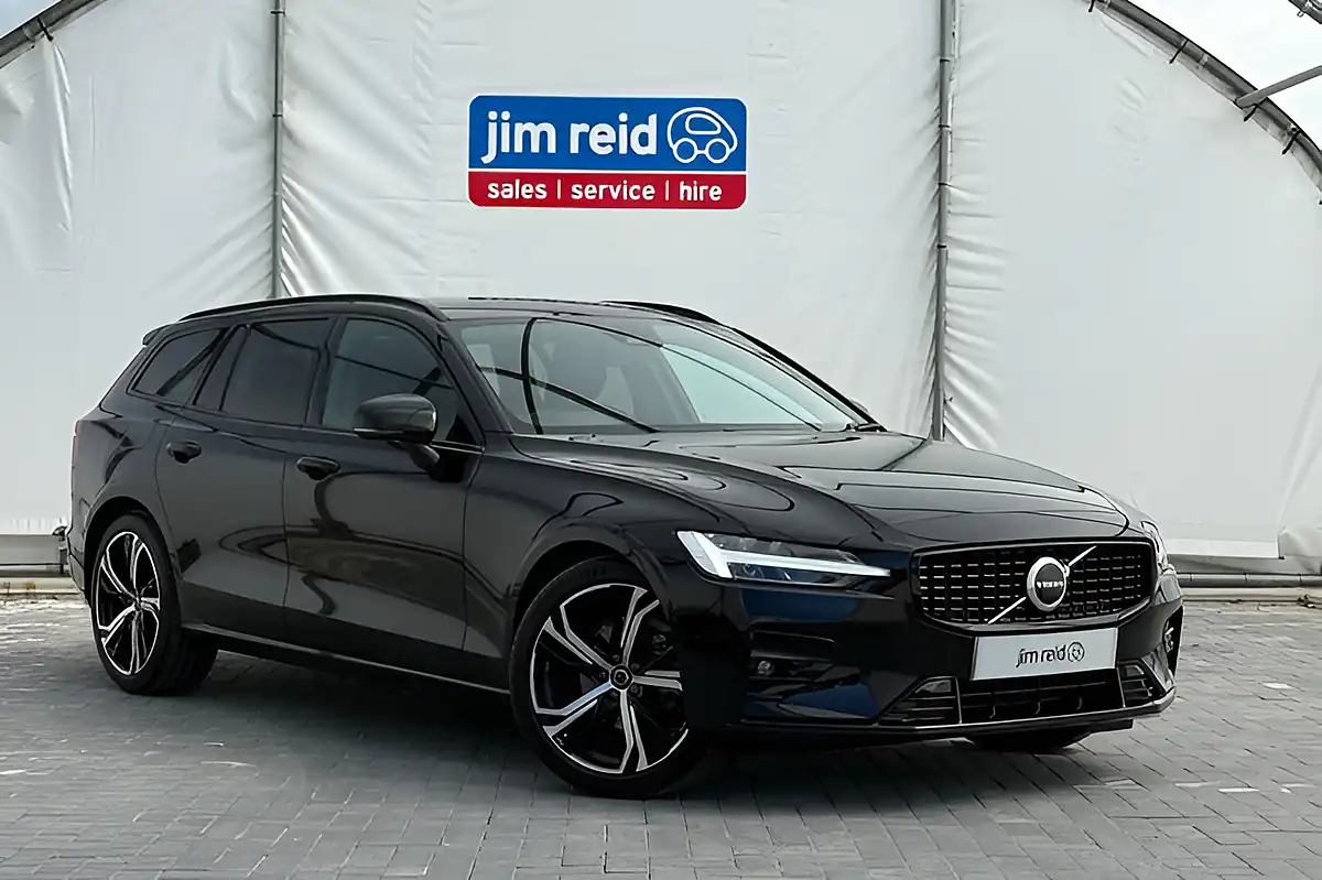 Used 2025 Volvo V60 Dark Plus Black - Front View