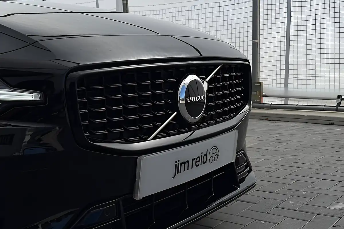 Used 2025 Volvo V60 Dark Plus Black - Interior and Exterior details 7