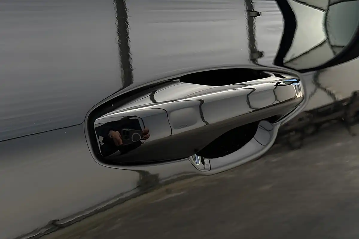 Used 2025 Volvo V60 Dark Plus Black - Interior and Exterior details 8