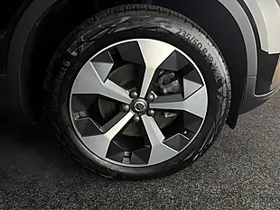 Used 2025 Volvo XC40 Plus Dark Black - Interior and Exterior details 11