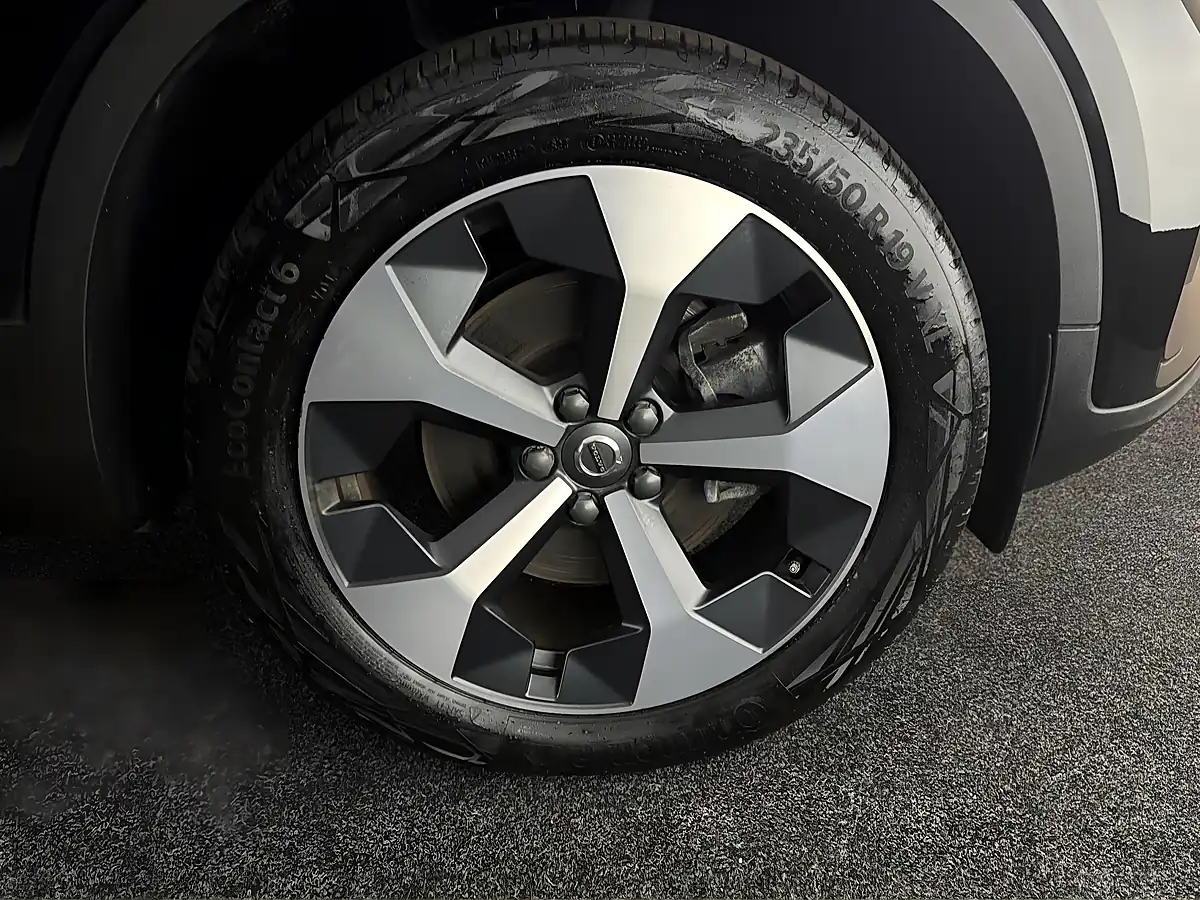 Used 2025 Volvo XC40 Plus Dark Black - Interior and Exterior details 11