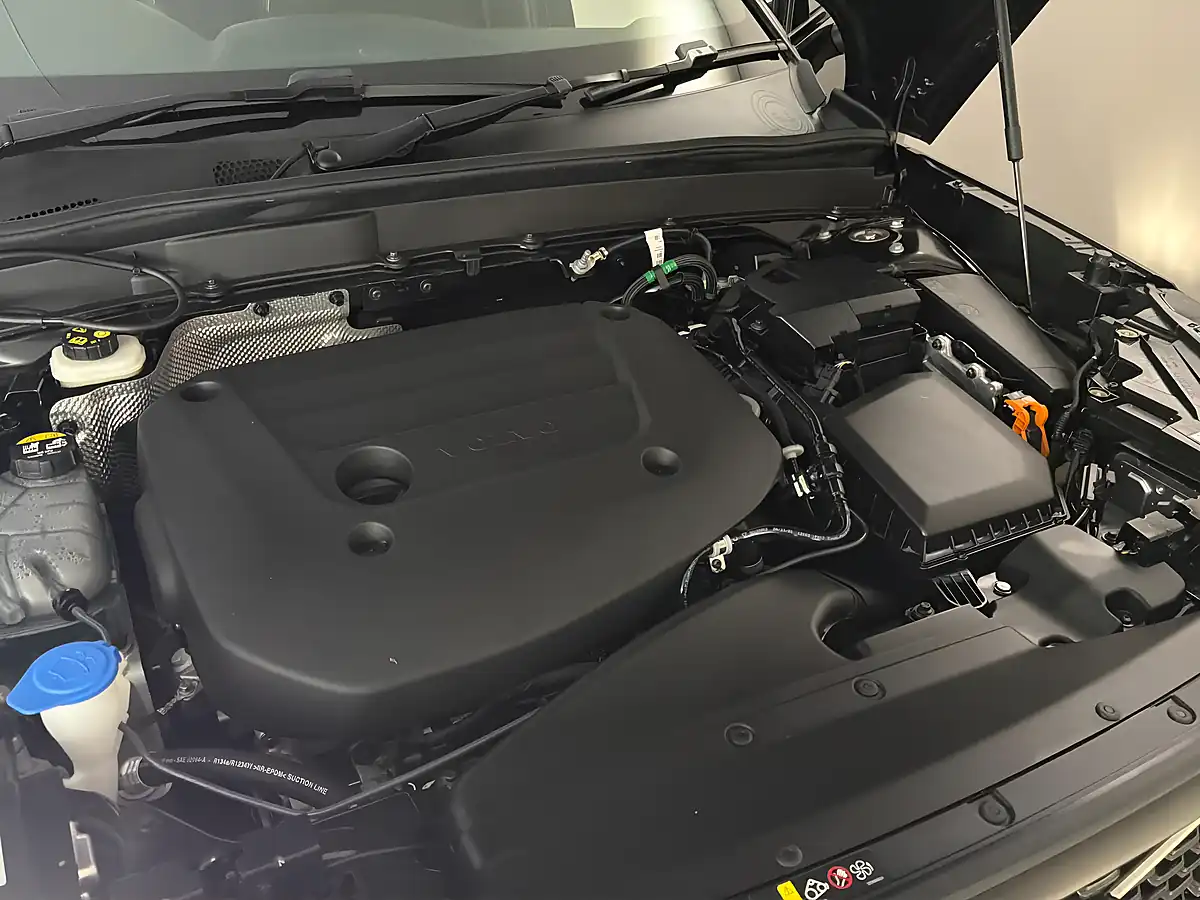 Used 2025 Volvo XC40 Plus Dark Black - Interior and Exterior details 13
