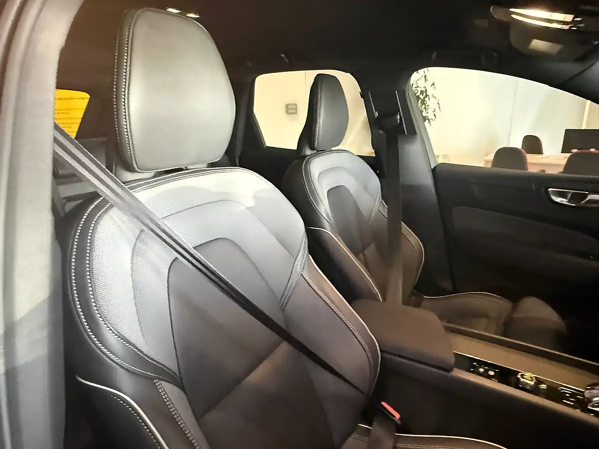 Used 2025 Volvo XC60 Black Edition Plus Black - Interior and Exterior details 14