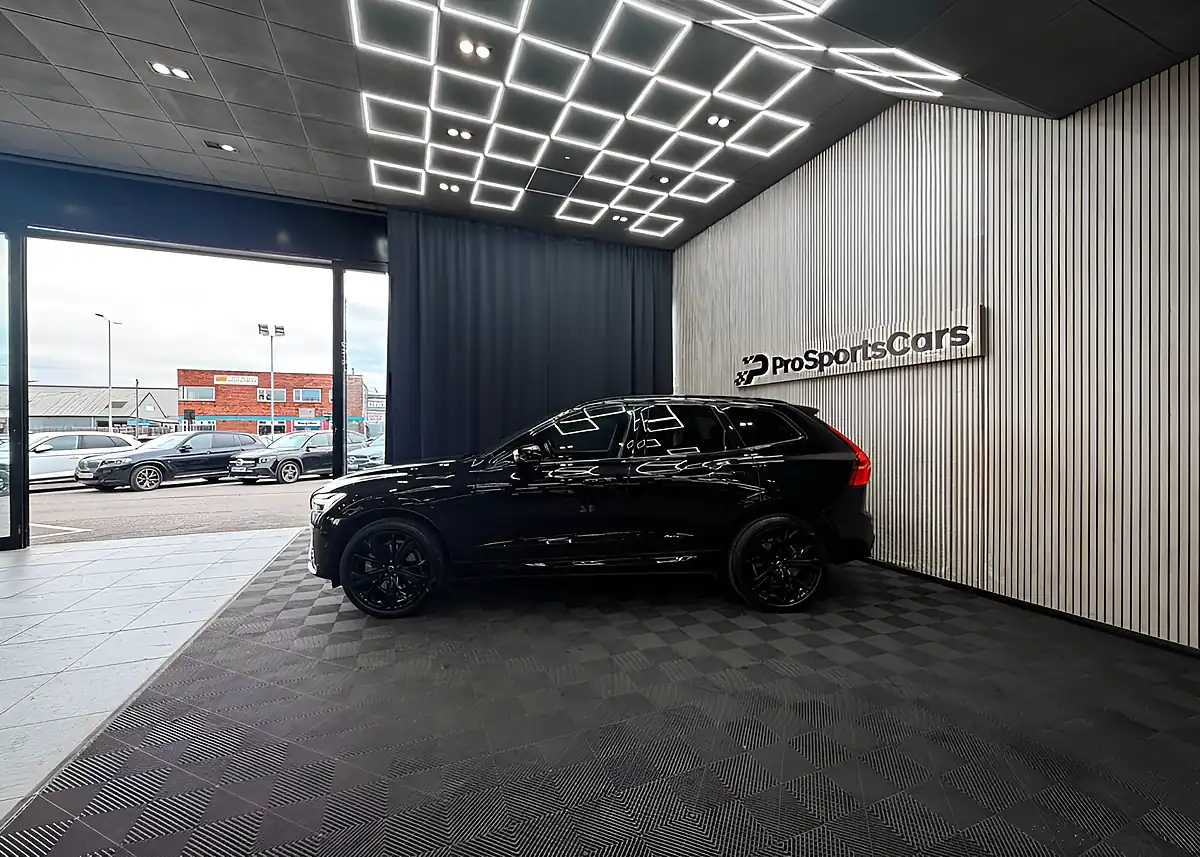 Used 2025 Volvo XC60 Plus Black Edition Black - Interior and Exterior details 10