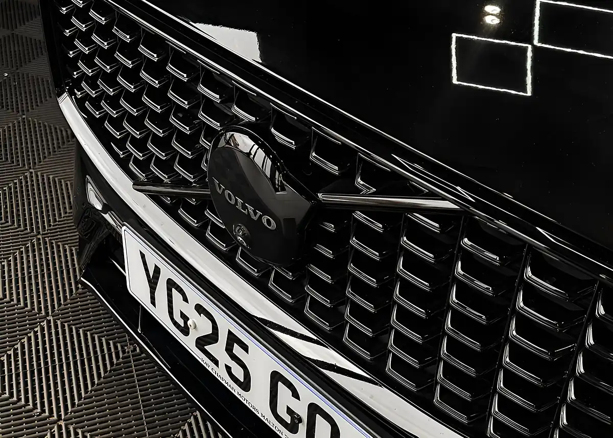 Used 2025 Volvo XC60 Plus Black Edition Black - Interior and Exterior details 11
