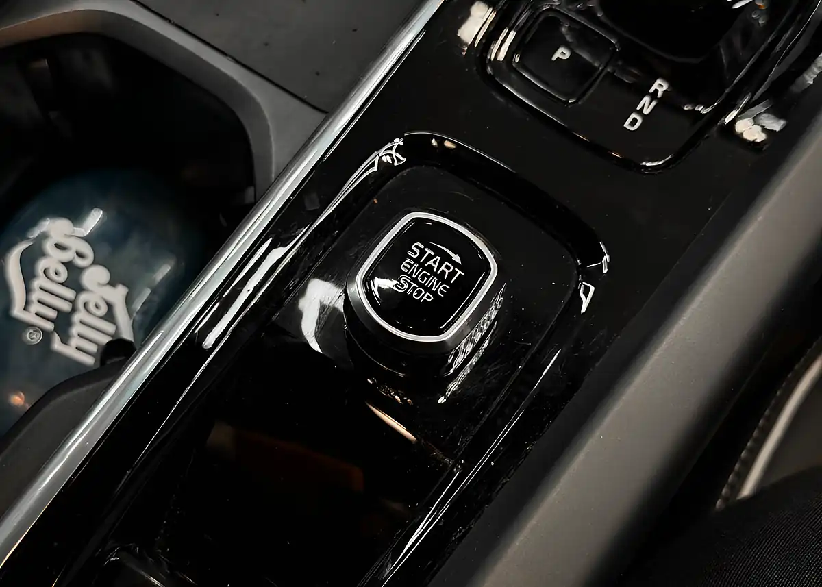 Used 2025 Volvo XC60 Plus Black Edition Black - Interior and Exterior details 15