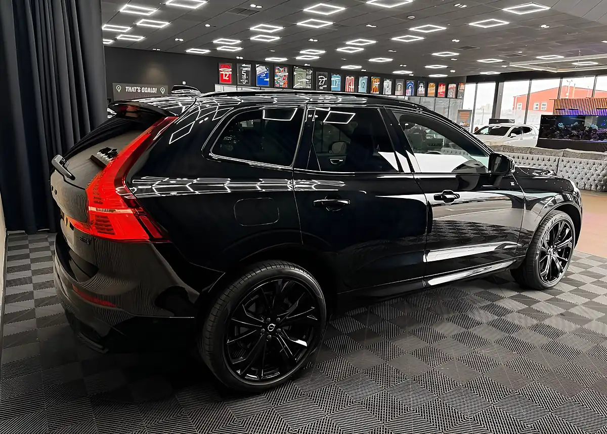 Used 2025 Volvo XC60 Plus Black Edition Black - Interior and Exterior details 17