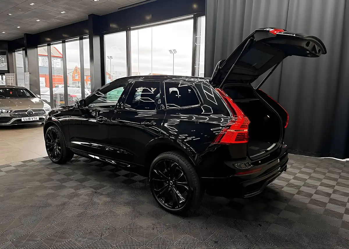 Used 2025 Volvo XC60 Plus Black Edition Black - Interior and Exterior details 20