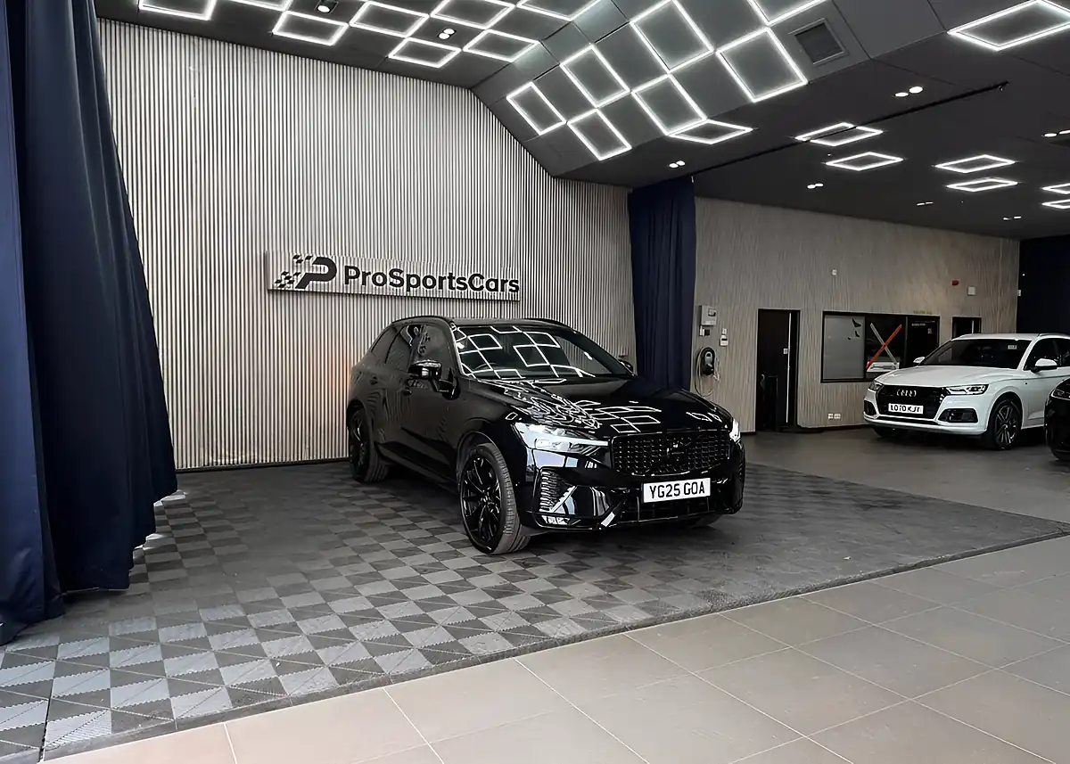Used 2025 Volvo XC60 Plus Black Edition Black - Interior and Exterior details 6