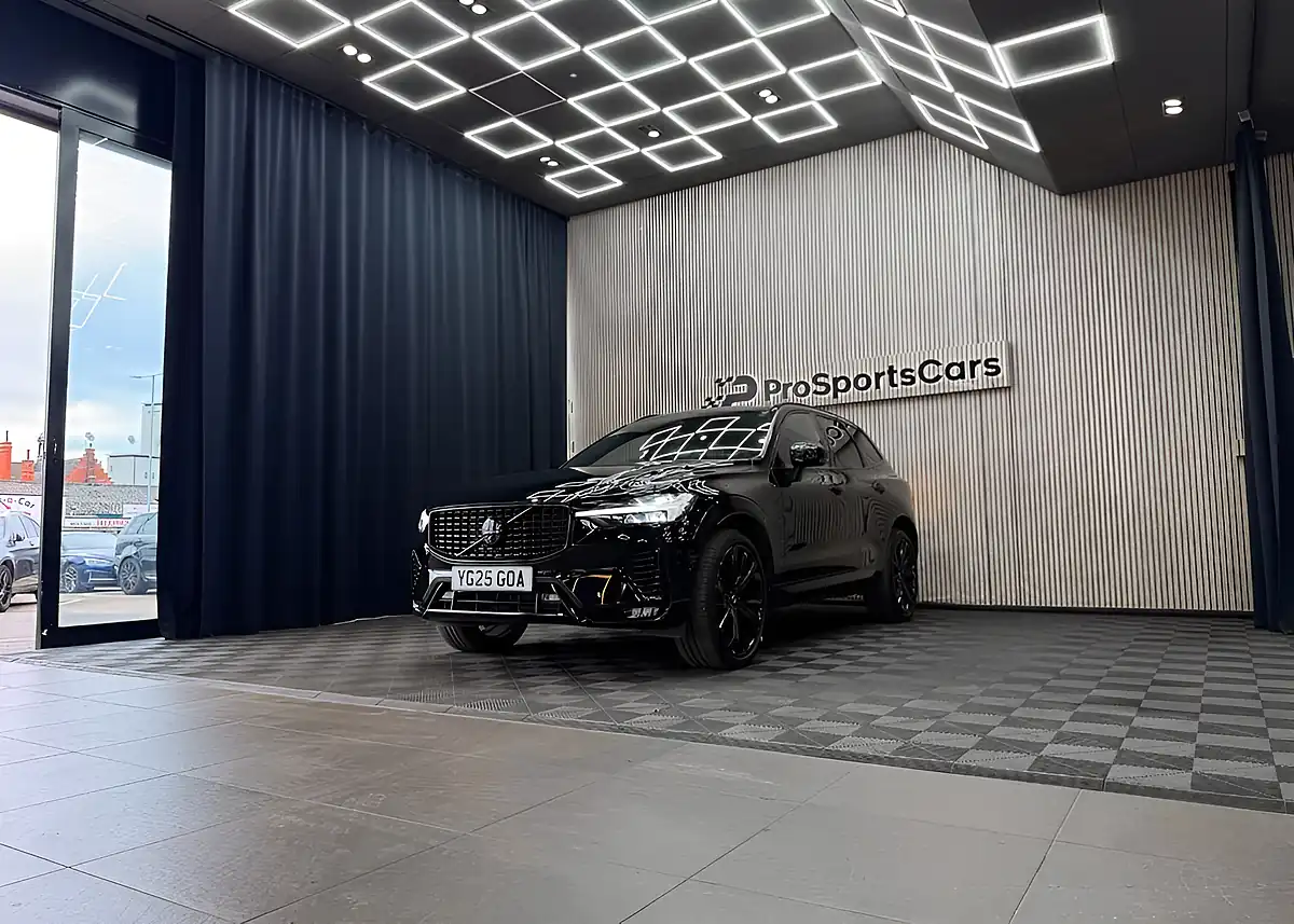 Used 2025 Volvo XC60 Plus Black Edition Black - Interior and Exterior details 9