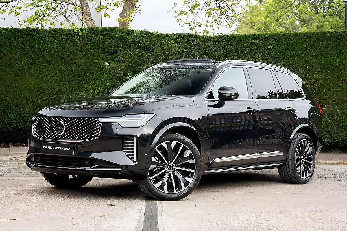 Used 2025 Volvo XC90 Ultra Bright Onyx Black - Interior and Exterior details 11