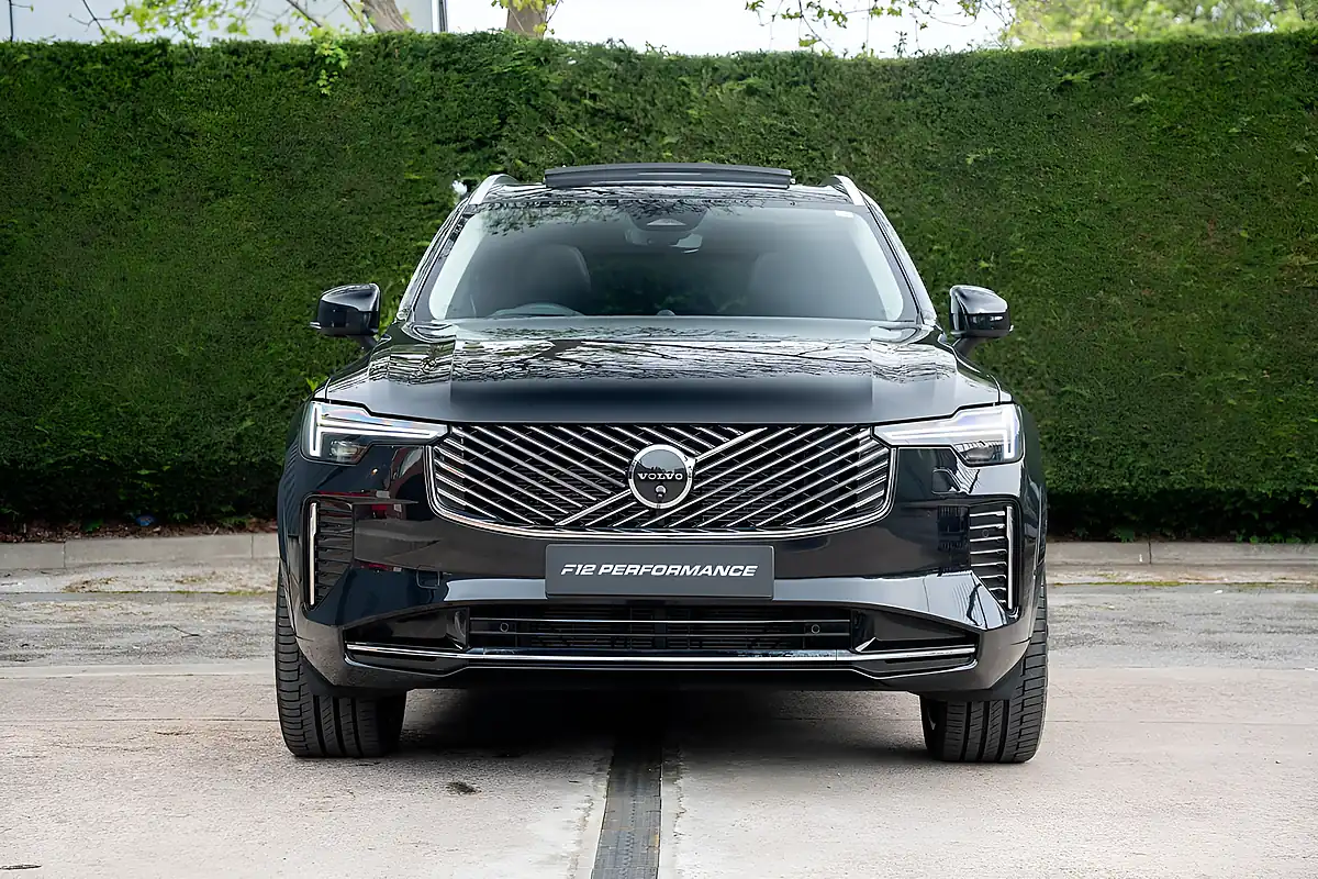 Used 2025 Volvo XC90 Ultra Bright Onyx Black - Interior and Exterior details 12