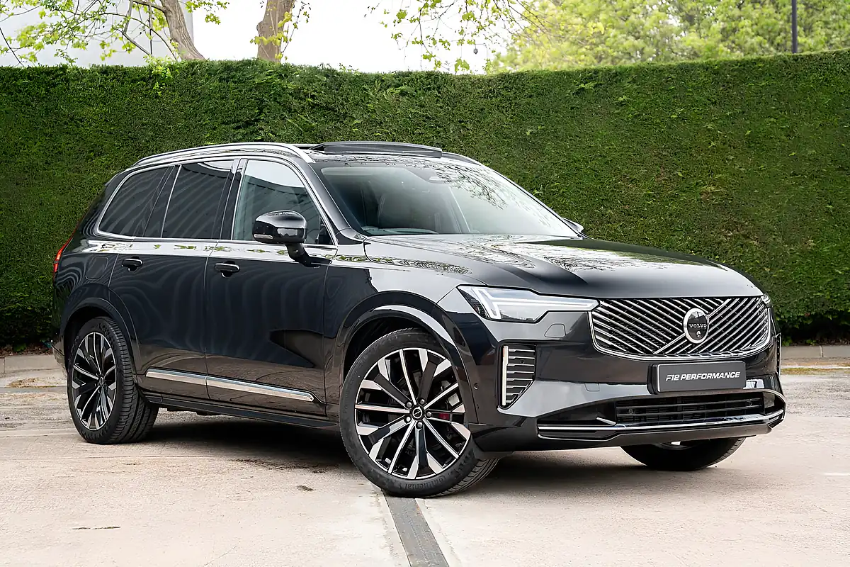 Used 2025 Volvo XC90 Ultra Bright Onyx Black - Interior and Exterior details 5