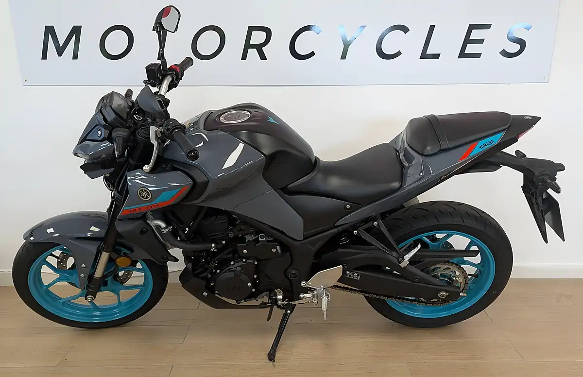 Used 2025 Yamaha MT-03 300 Hyper-Naked Grey - Interior and Exterior details 3