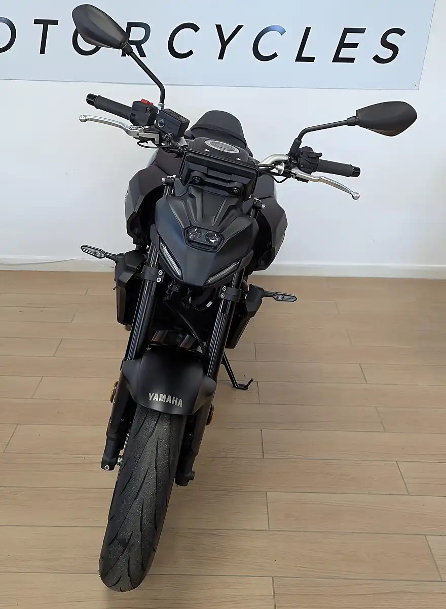 Used 2025 Yamaha MT-07 Hyper-Naked Black - Interior and Exterior details 10