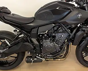 Used 2025 Yamaha MT-07 Hyper-Naked Black - Interior and Exterior details 5