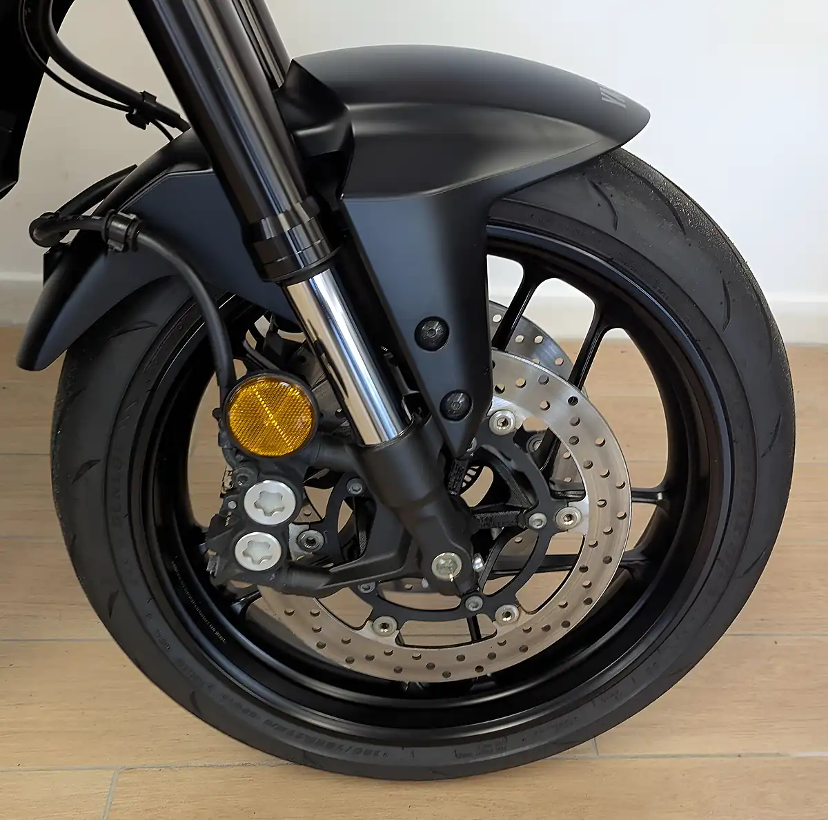 Used 2025 Yamaha MT-07 Hyper-Naked Black - Interior and Exterior details 7