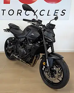 Used 2025 Yamaha MT-07 Hyper-Naked Black - Interior and Exterior details 8