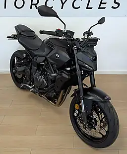 Used 2025 Yamaha MT-07 Hyper-Naked Black - Interior and Exterior details 9