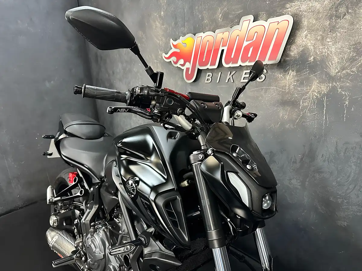 Used 2025 Yamaha MT-07 Hyper-Naked Black - Interior and Exterior details 11