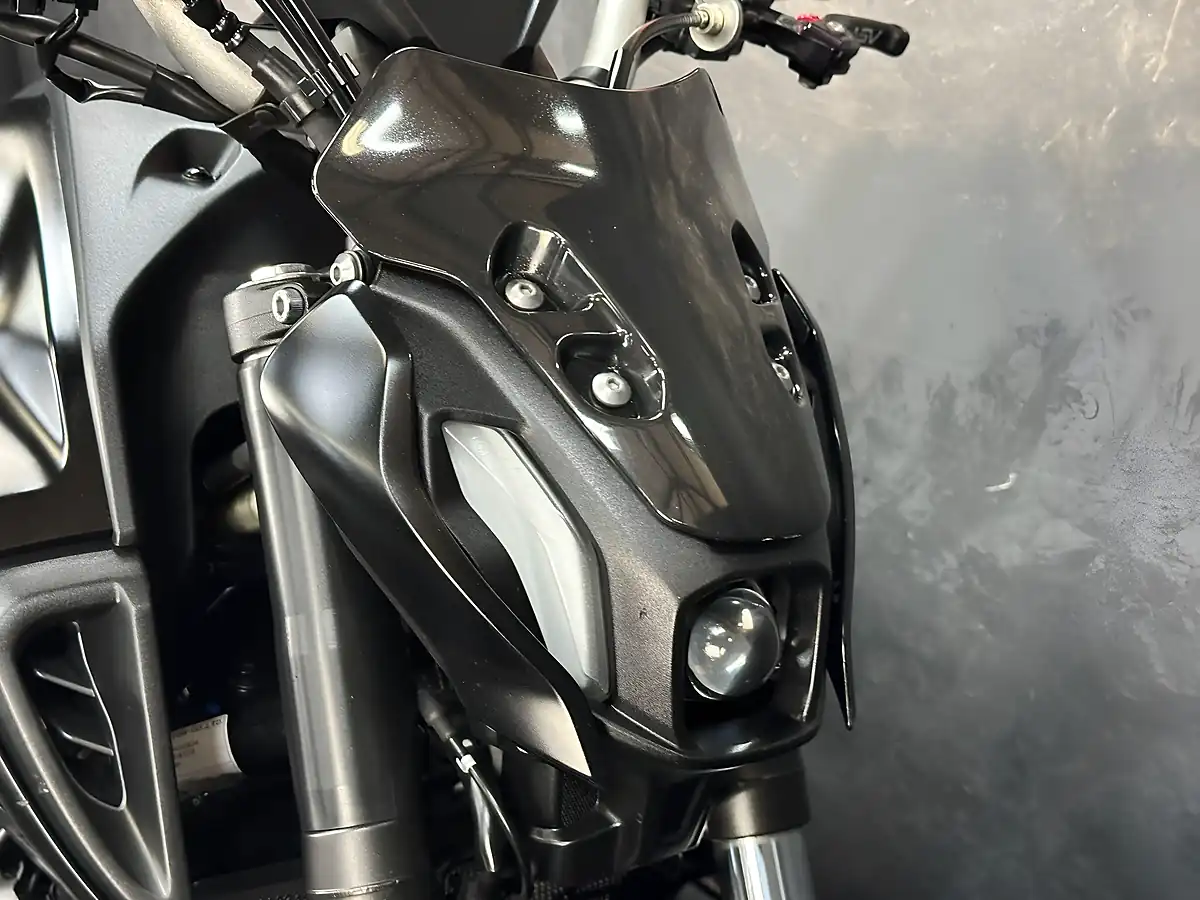 Used 2025 Yamaha MT-07 Hyper-Naked Black - Interior and Exterior details 12