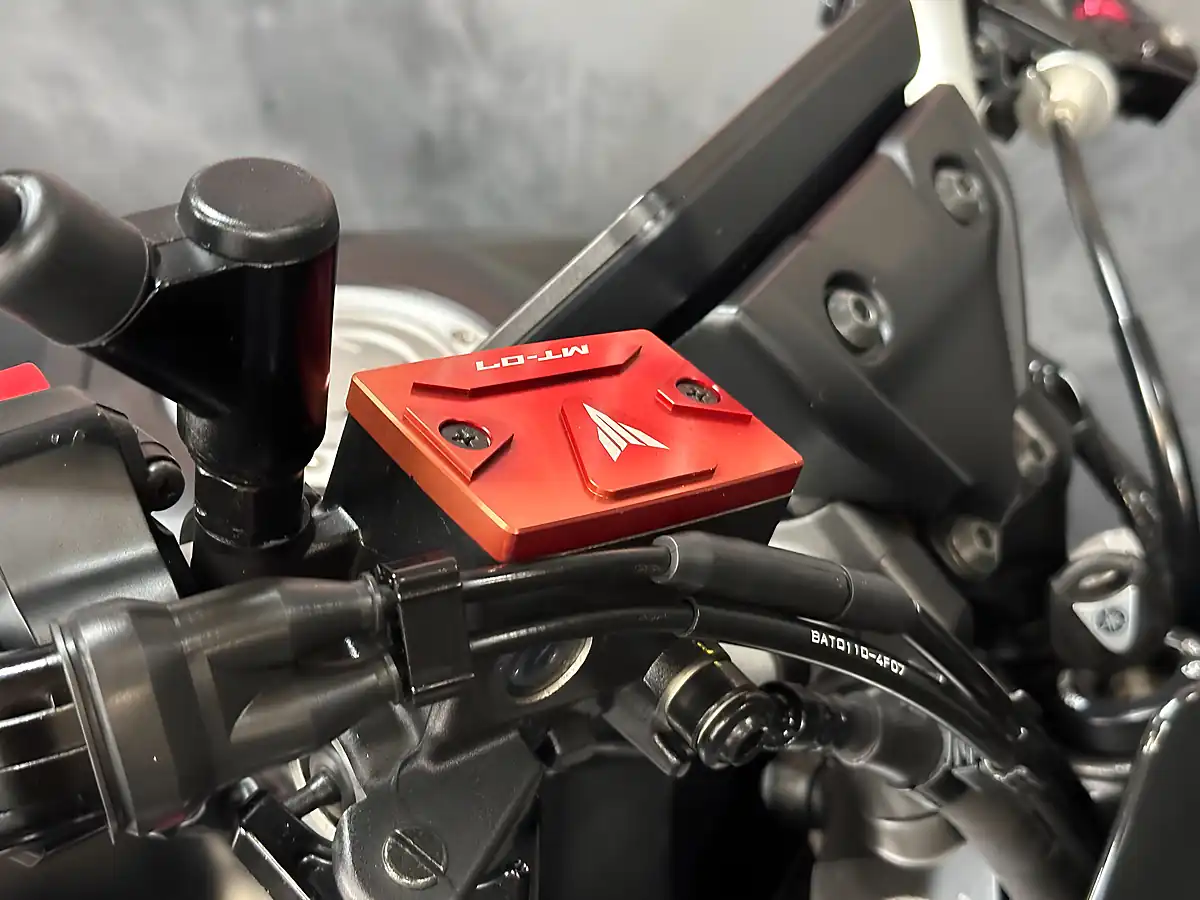 Used 2025 Yamaha MT-07 Hyper-Naked Black - Interior and Exterior details 15
