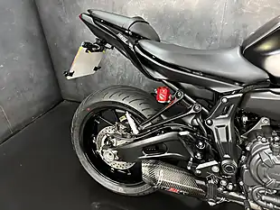 Used 2025 Yamaha MT-07 Hyper-Naked Black - Interior and Exterior details 7