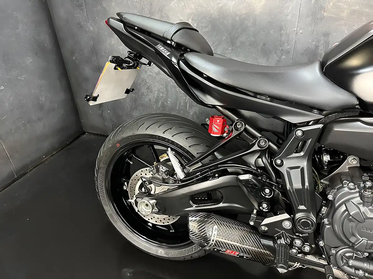 Used 2025 Yamaha MT-07 Hyper-Naked Black - Interior and Exterior details 7