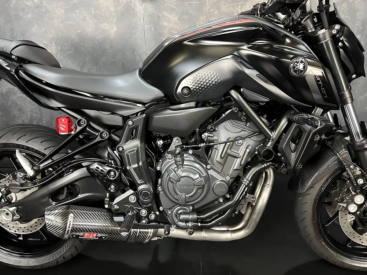 Used 2025 Yamaha MT-07 Hyper-Naked Black - Interior and Exterior details 8