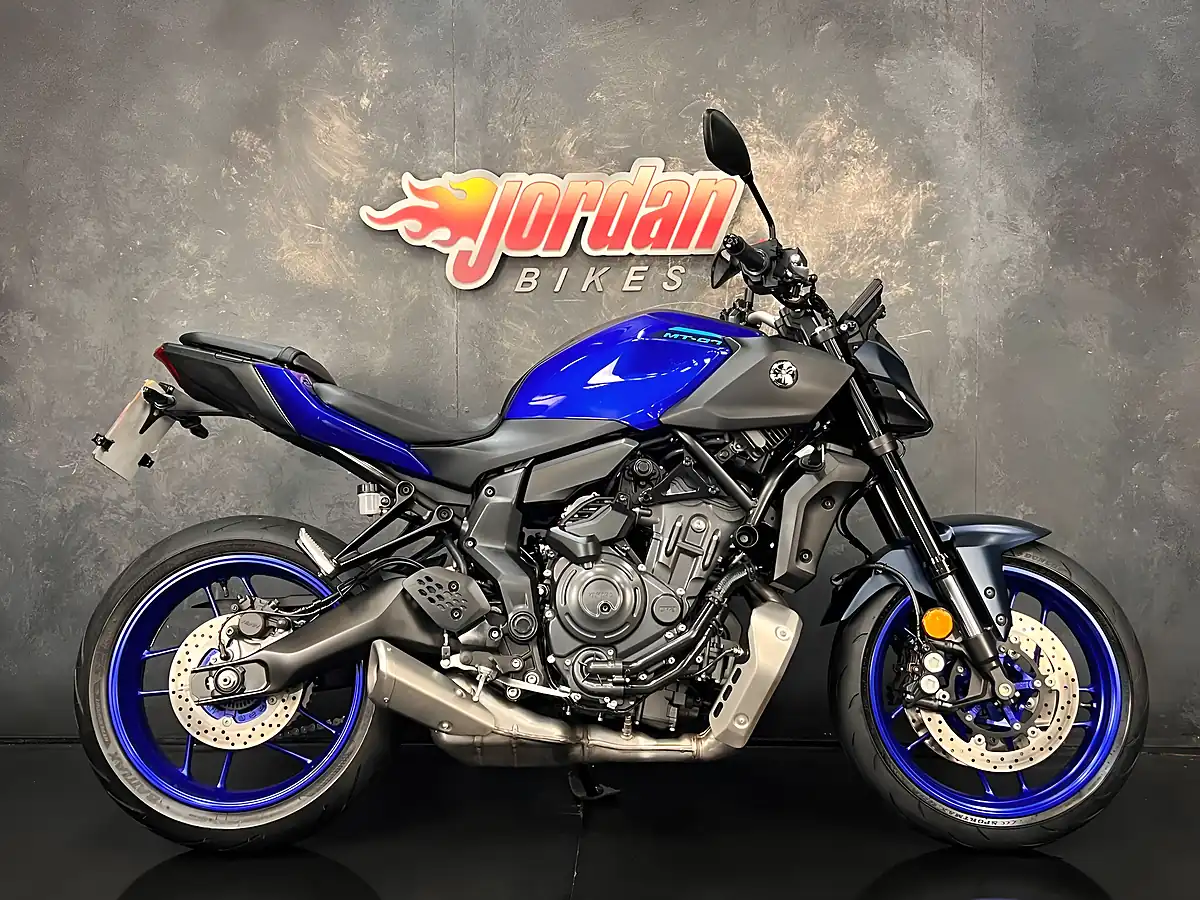 Used 2025 Yamaha MT-07 Hyper-Naked Blue - Front View