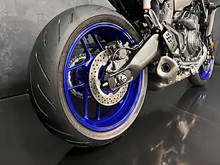 Used 2025 Yamaha MT-07 Hyper-Naked Blue - Interior and Exterior details 15