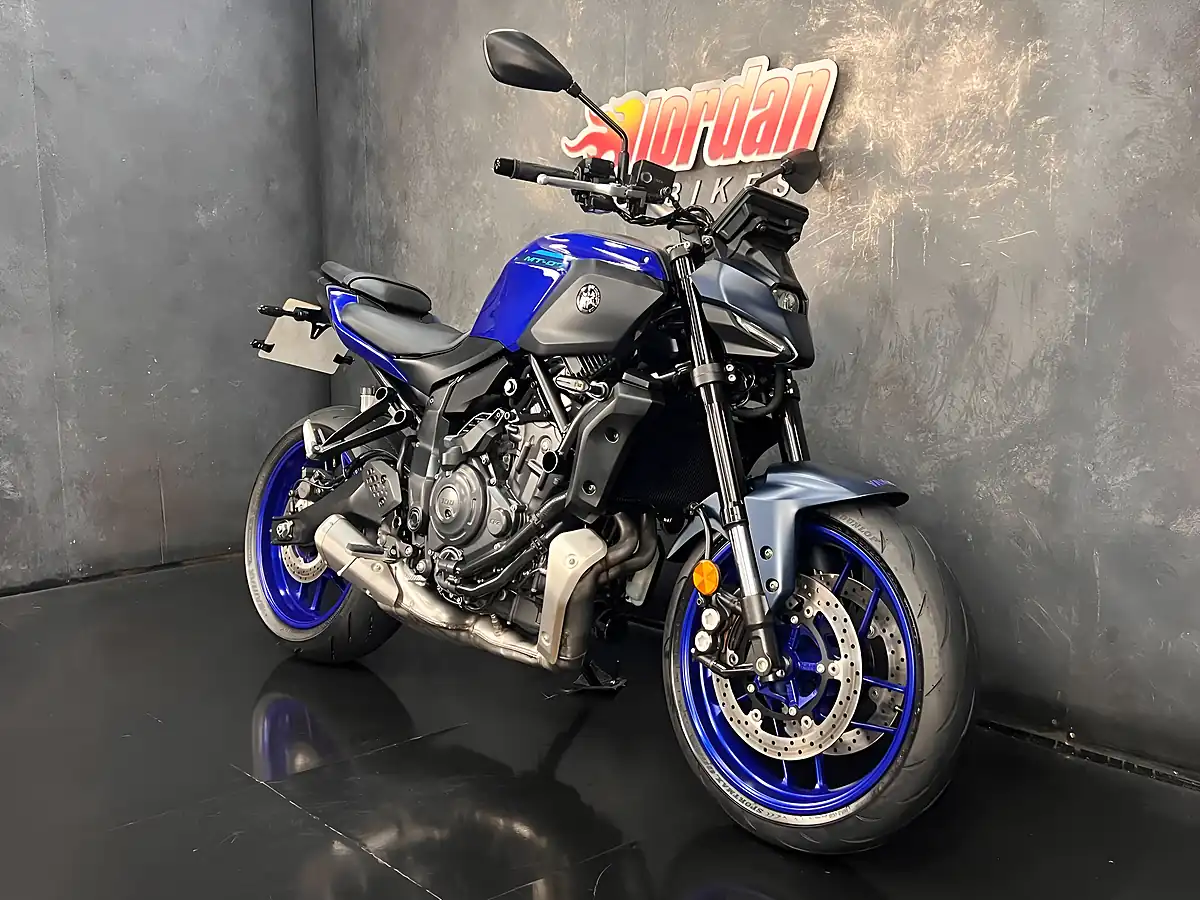 Used 2025 Yamaha MT-07 Hyper-Naked Blue - Interior and Exterior details 4