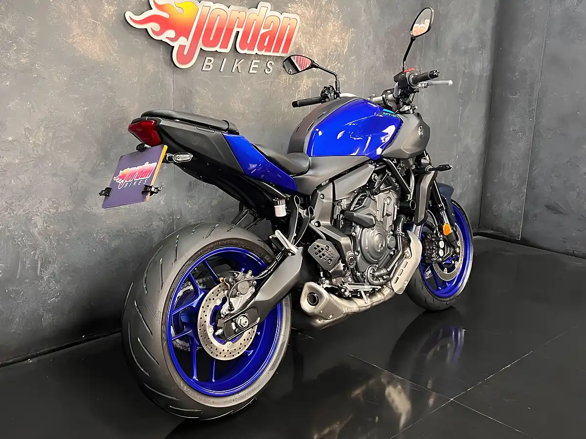 Used 2025 Yamaha MT-07 Hyper-Naked Blue - Interior and Exterior details 6
