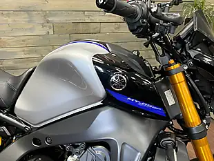 Used 2025 Yamaha MT-09 Sp Hyper-Naked Silver - Interior and Exterior details 4