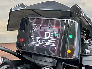 Used 2025 Yamaha MT-09 Sp Hyper-Naked Silver - Interior and Exterior details 7