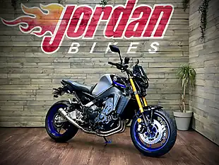 Used 2025 Yamaha MT-09 Sp Hyper-Naked Silver - Interior and Exterior details 8