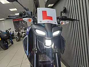 Used 2025 Yamaha MT-125 Blue - Interior and Exterior details 10