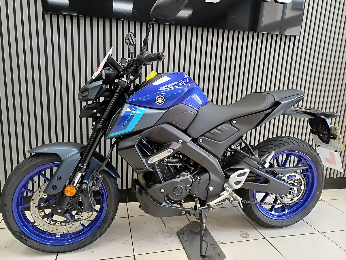 Used 2025 Yamaha MT-125 Blue - Interior and Exterior details 3