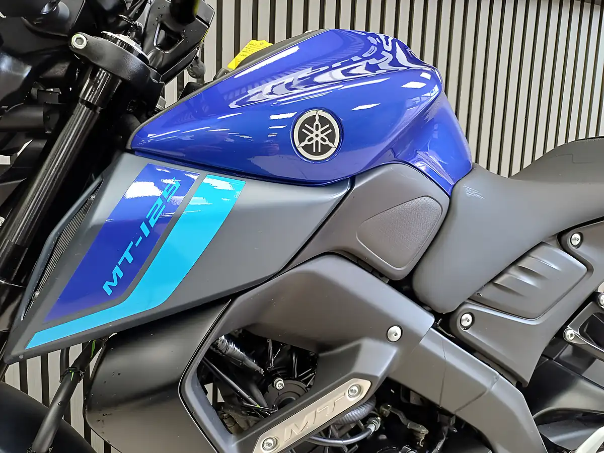 Used 2025 Yamaha MT-125 Blue - Interior and Exterior details 8