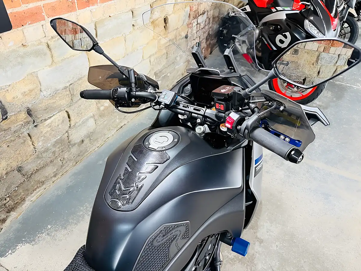 Used 2025 Yamaha Tracer 7 Touring Grey - Interior and Exterior details 8