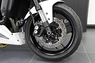 Used 2025 Yamaha Xsr 900 White - Interior and Exterior details 11