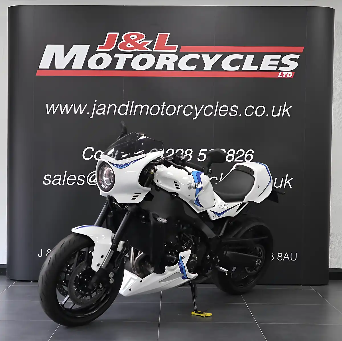 Used 2025 Yamaha Xsr 900 White - Interior and Exterior details 5